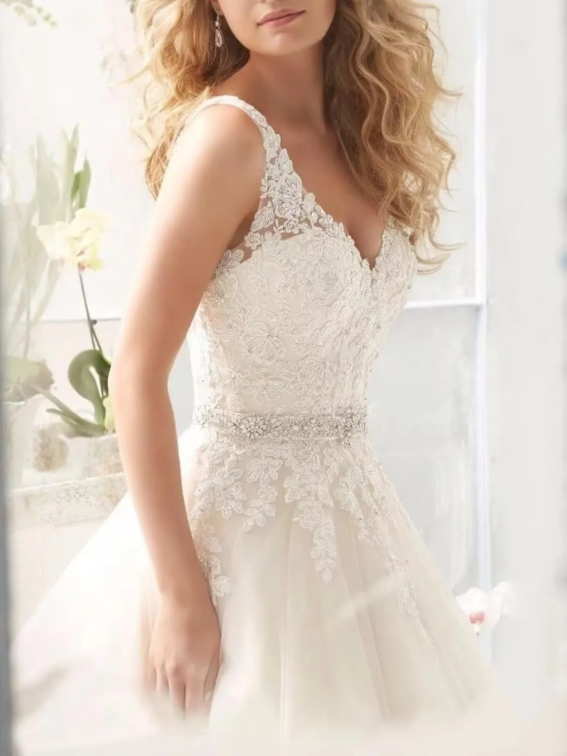 A Line Tulle Wedding Dresses for Bride V Neck Sleeveless Bridal Gowns Lace Appliques Boho Floral Wedding Gowns 2025