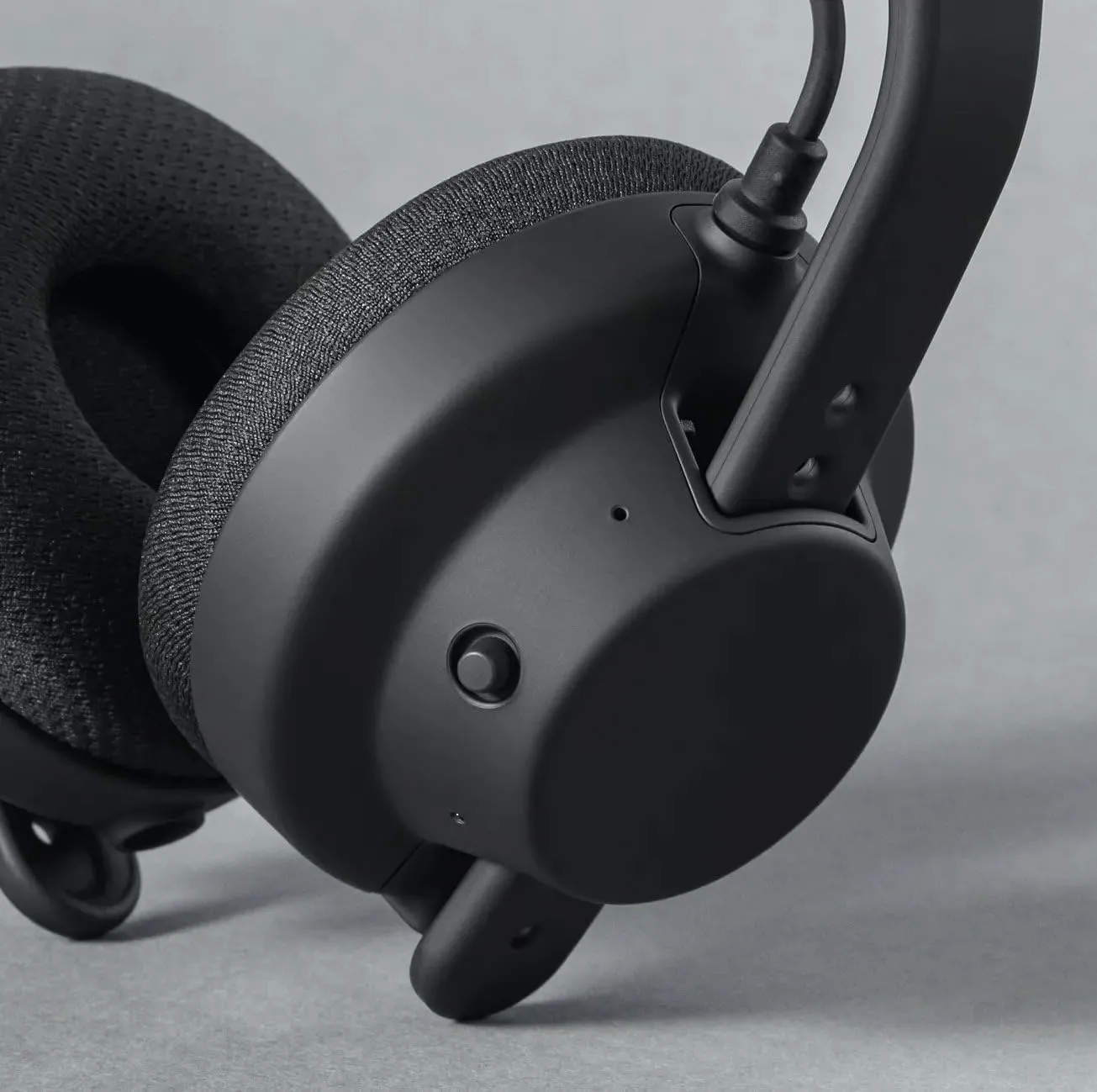 AIAIAI TMA-2 Move XE Wireless Bluetooth 5.0 Connectivity with  40h Playback, Black