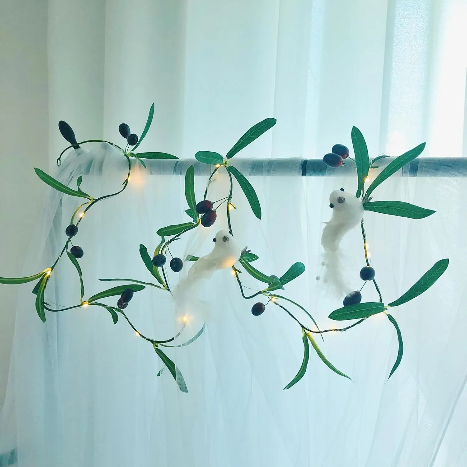 Artificial Olive Vine Garland with 2m 20LED String Lights,Red Olive Berries Greenery Vine Fairy Light Battery Powered for Door Wall Mantle Table Christmas Wedding Party Decoration (2)