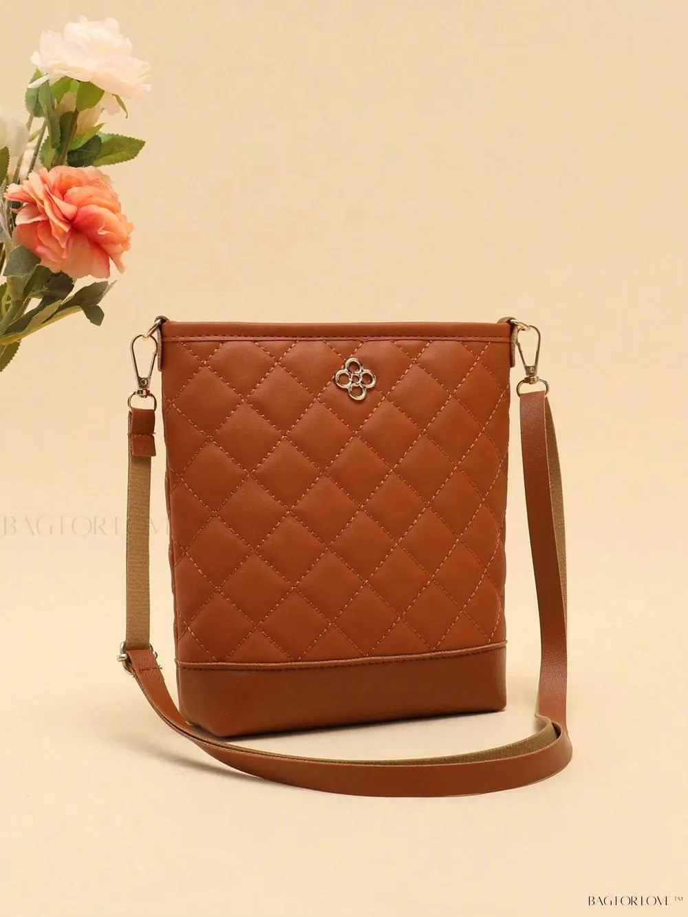 BagForLove - Chic Bucket Bag with Retro Twist for Everyday Use