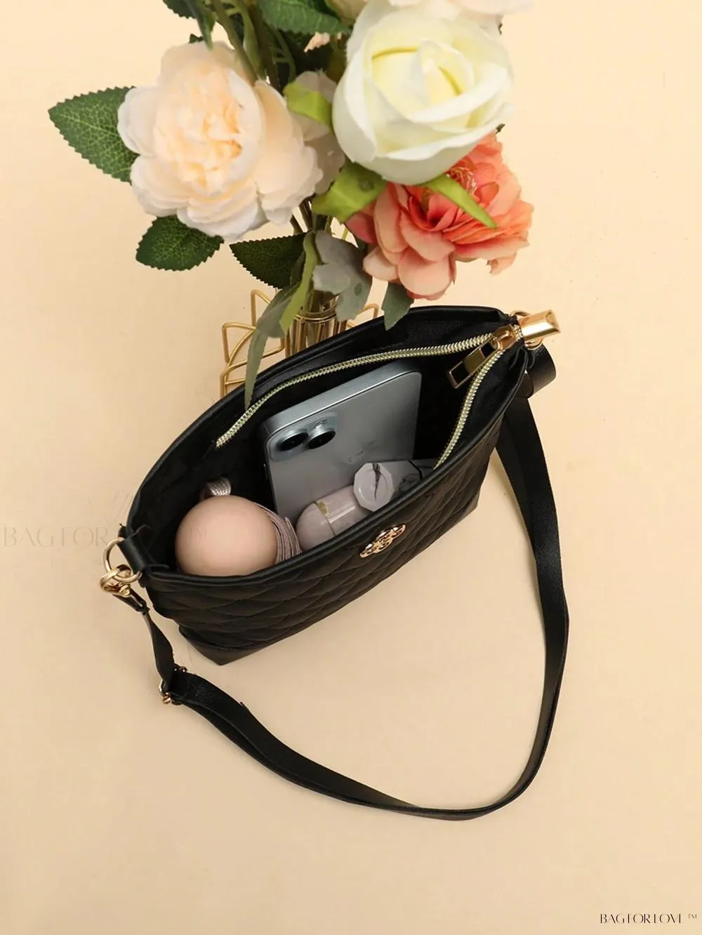 BagForLove - Chic Bucket Bag with Retro Twist for Everyday Use