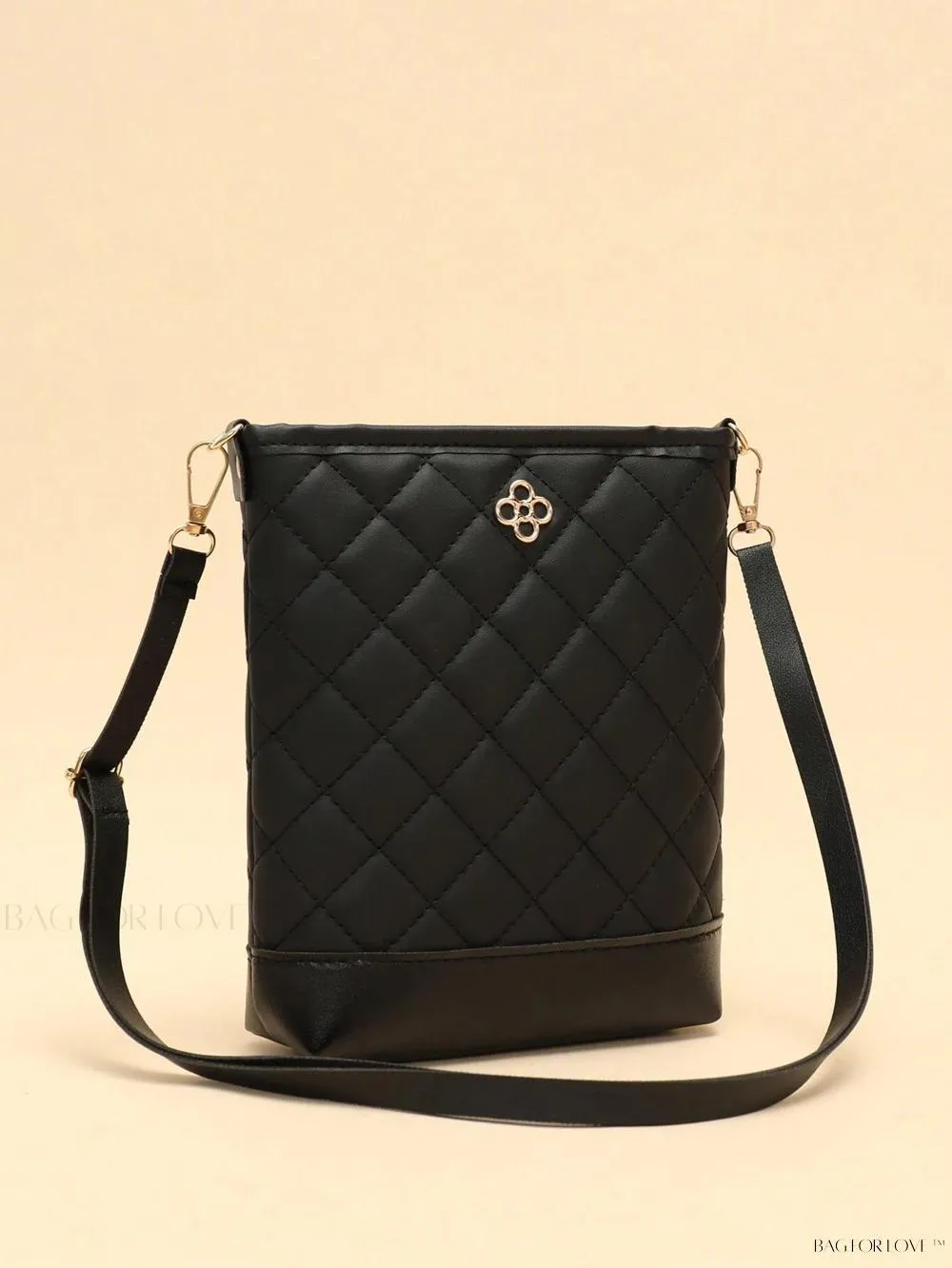 BagForLove - Chic Bucket Bag with Retro Twist for Everyday Use