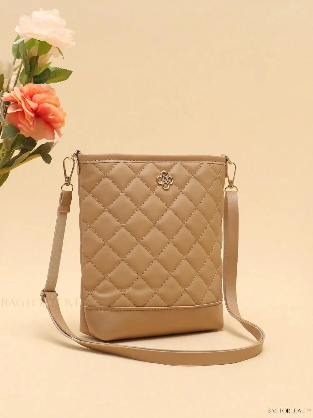 BagForLove - Chic Bucket Bag with Retro Twist for Everyday Use