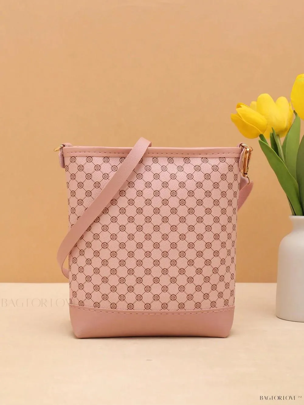 BagForLove - Chic Bucket Bag with Retro Twist for Everyday Use