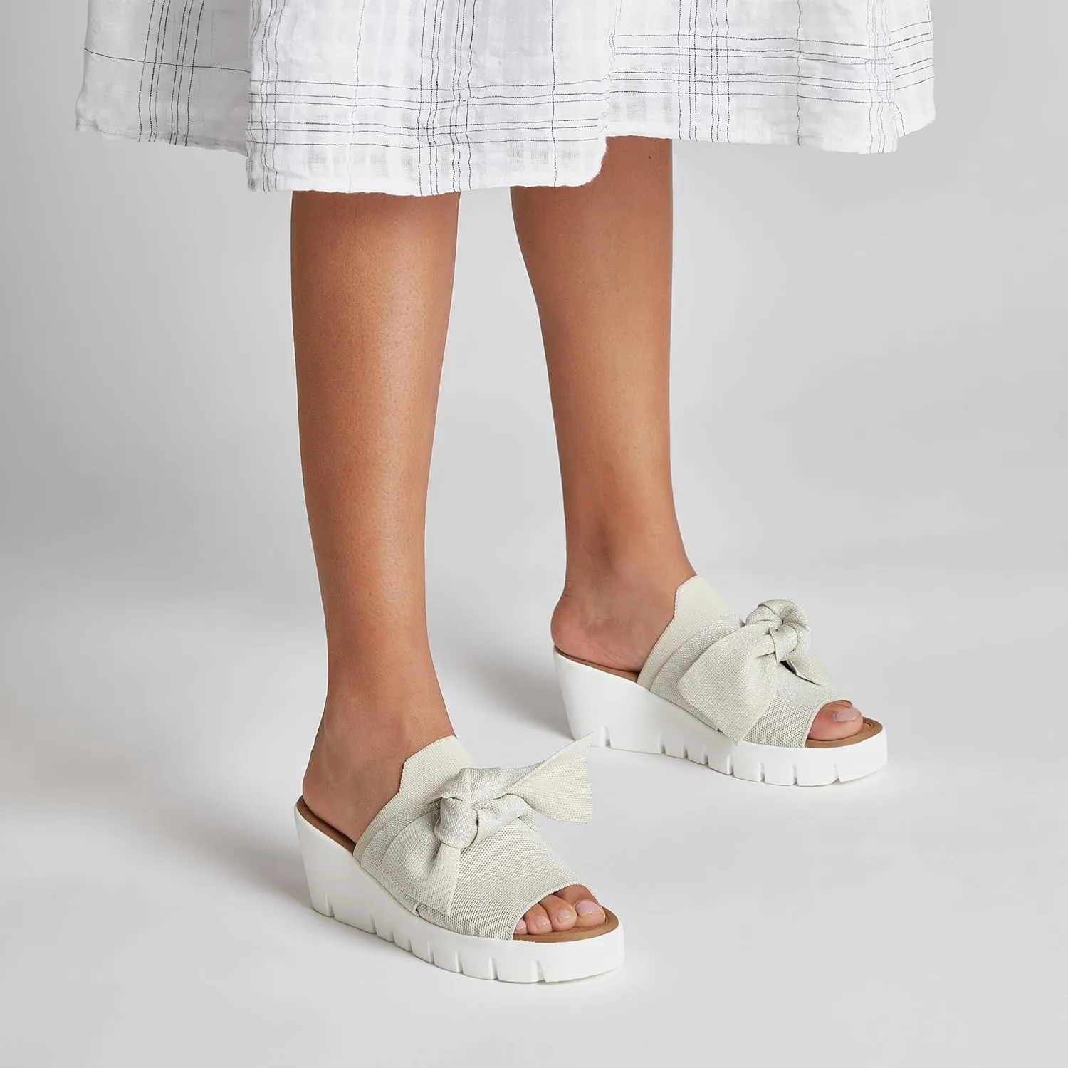 Bernie Mev Women's Venti Freesia Wedge Sandal