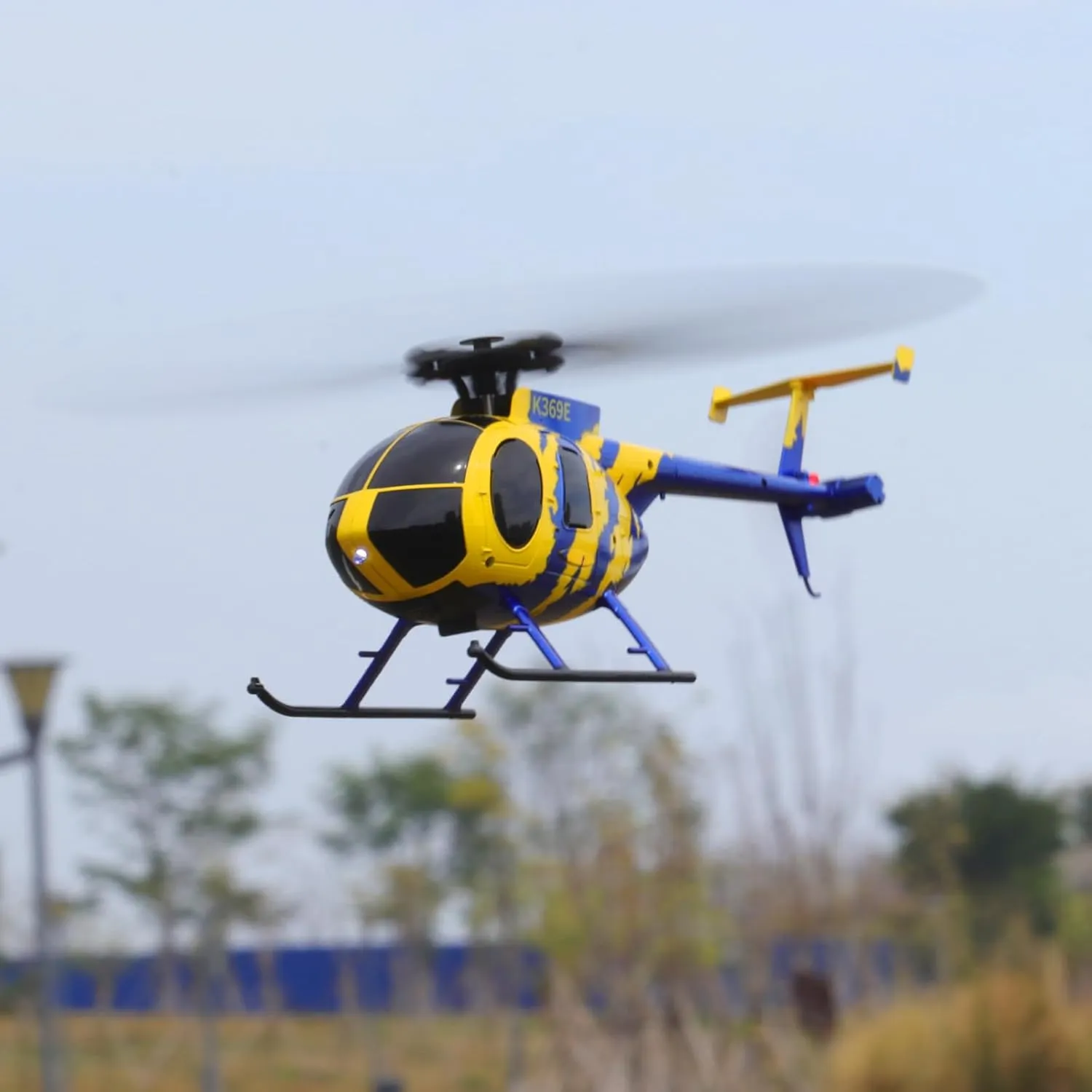 C184 MD500 100 Size Gyro Stabilized RC Helicopter, Remote Control Helicopter for Adult Beginner, 2.4G 4CH Altitur Control RC Aircraft (BNF Version)