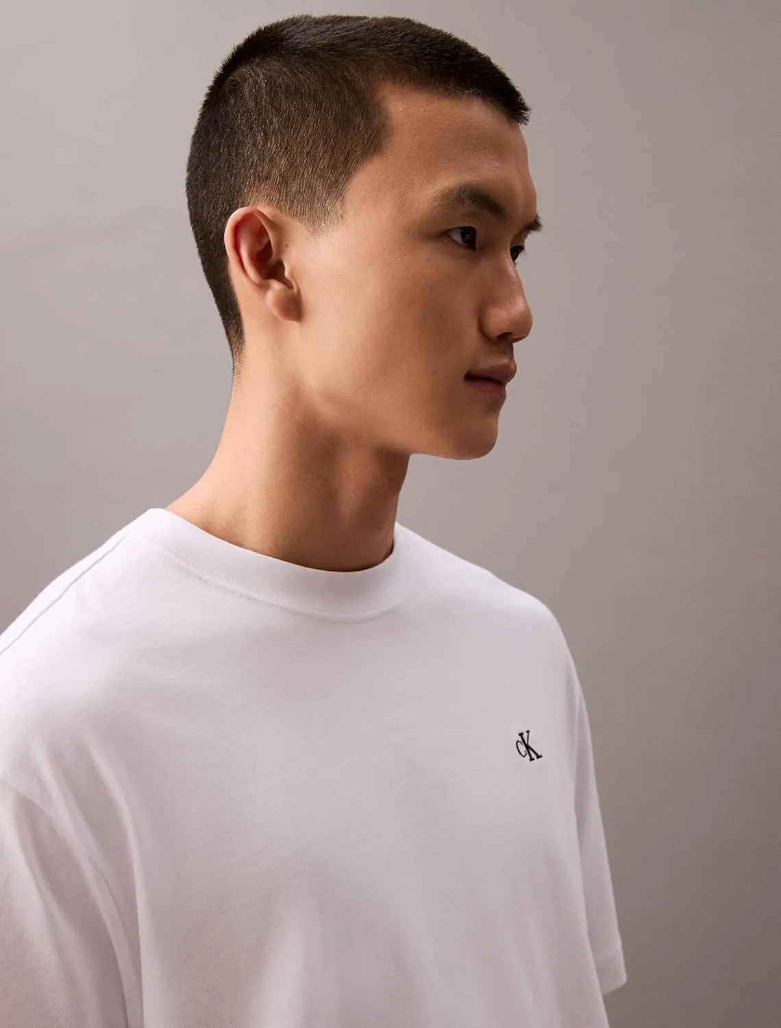 Calvin Klein Men's Relaxed Fit Monogram Logo Crewneck T-Shirt