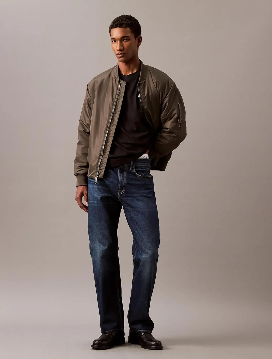 Calvin Klein Men's Relaxed Fit Monogram Logo Crewneck T-Shirt