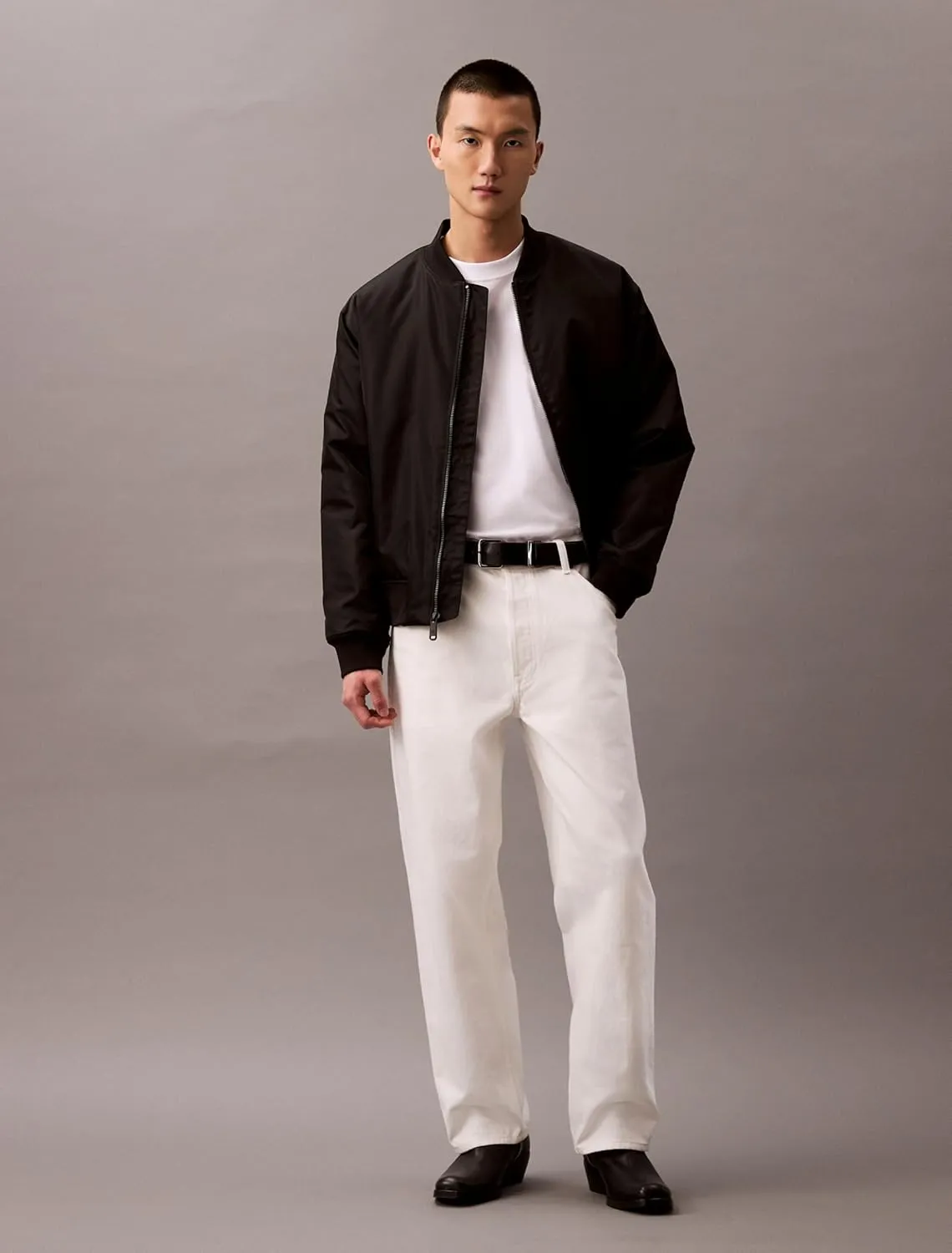 Calvin Klein Men's Relaxed Fit Monogram Logo Crewneck T-Shirt