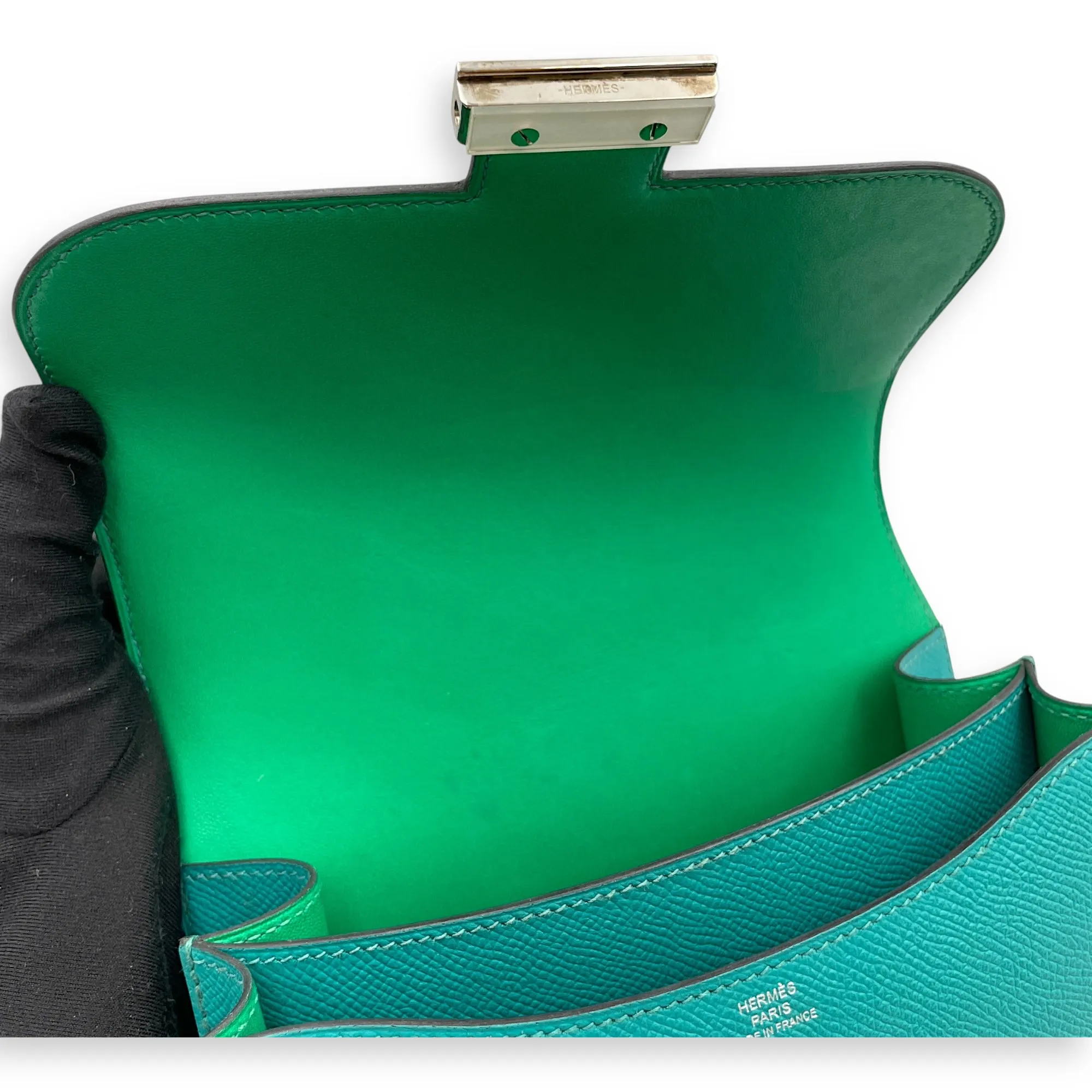 Constance 18 Paon/Menthe in Epsom, Enamel hardware
