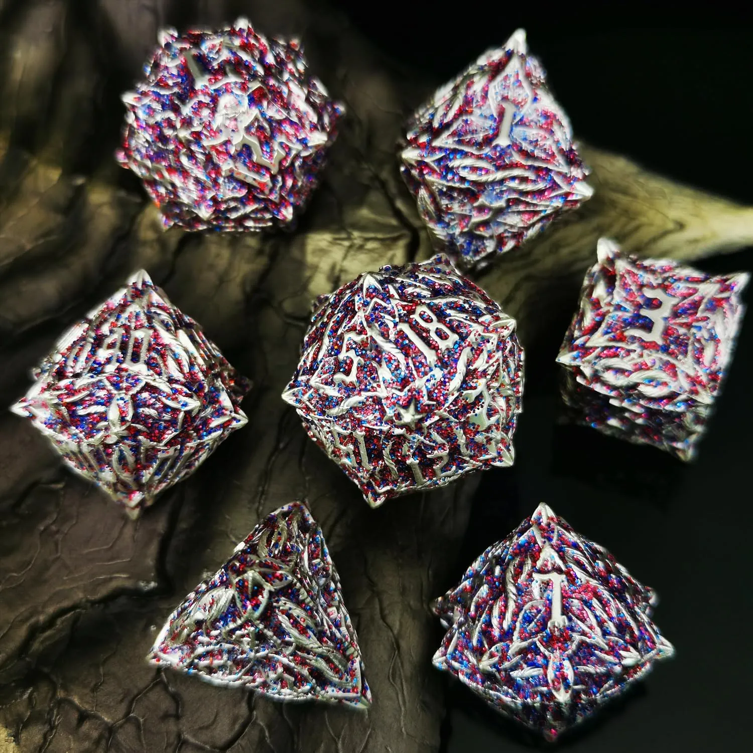 HAOMEJA Metal DND Flash Magic Vine Leaf Dice Set 7 PCS Polyhedral D&D Dice Set Apply to DunFgeons and Dragons Gift Role Playing Dice (Flash White)