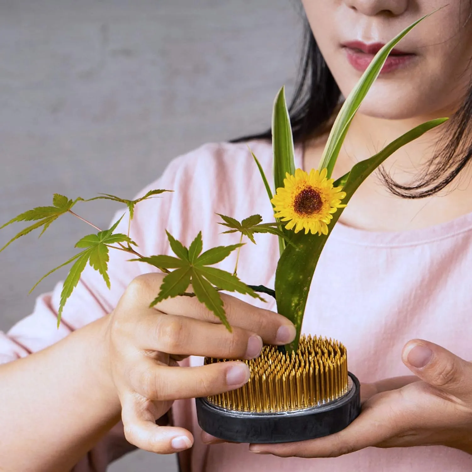Ikebana Stem Holder, 3 Pieces Flower Frog Kenzan Fixed Tools Flower Holder Floral Arrangement Pin for Flower Arrangement Vase, Fixation and Decoration (Gold, 0.91 Inch, 1.02 Inch, 2.36 Inch)