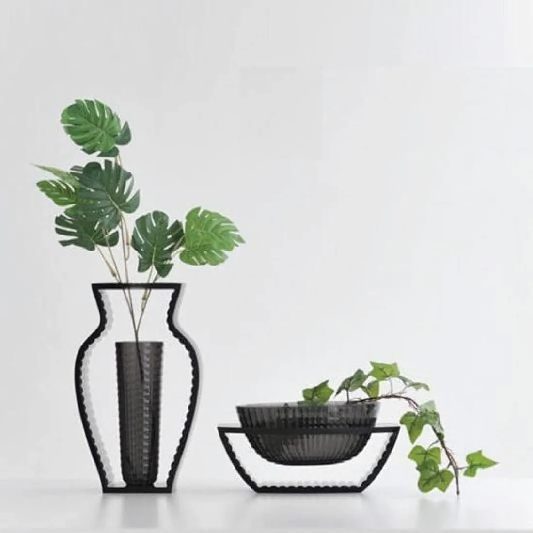 Kartell 1218/V9 I Shine, U Shine Vase by Eugeni Quitllet, Pack of 1, Transparent Smoke
