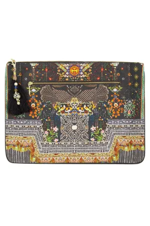 LARGE CANVAS CLUTCH BEHIND CLOSED DOORS