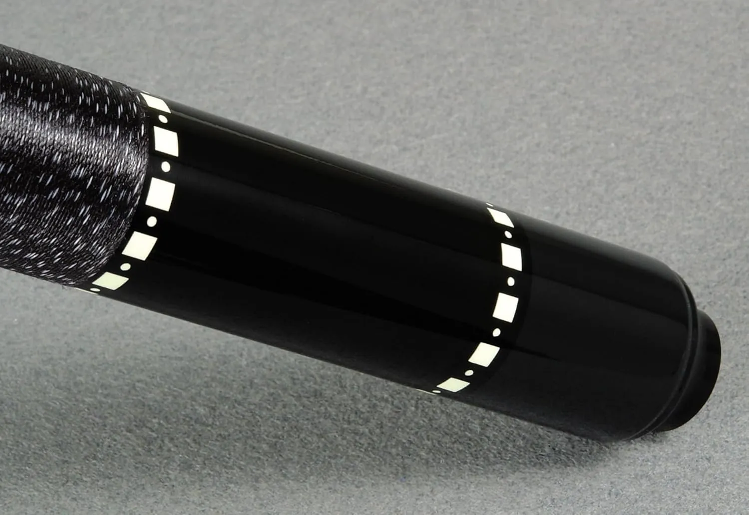 McDermott Lucky L12 Pool Billiard Cue with 1x1 Soft Case