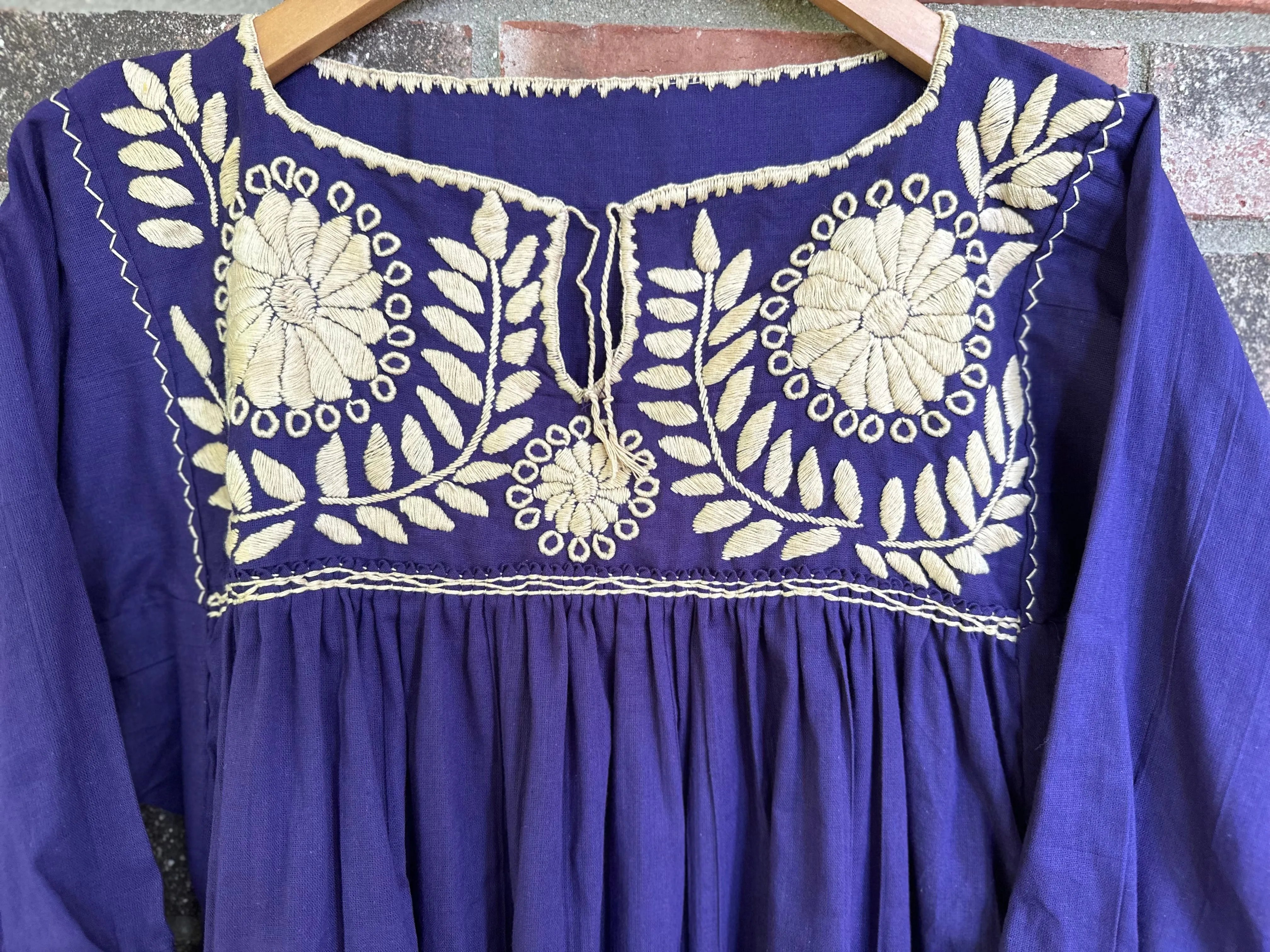 Purple and Beige Blusa con Flores