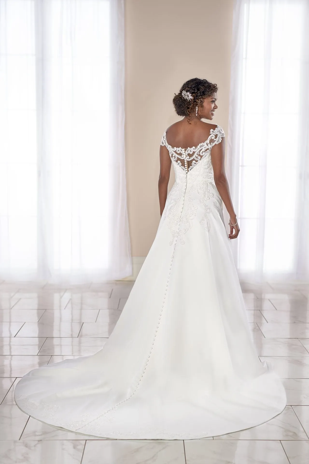 Stella York Style 6923