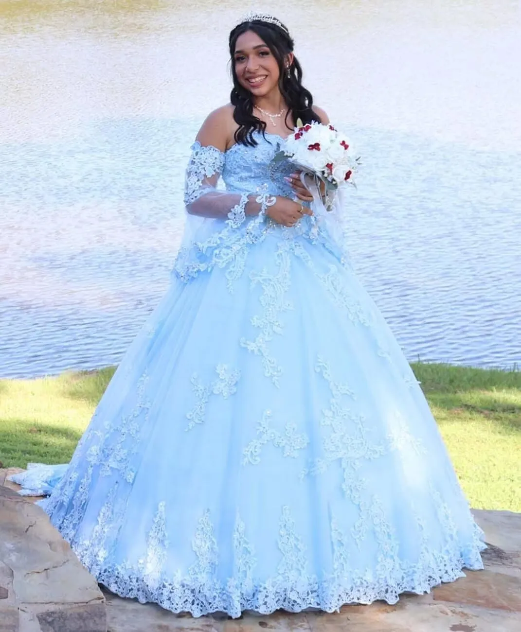 Strapless Tulle Quinceanera Dresses Detachable Long Sleeve Laces Appliques Prom Ball Gown for Women