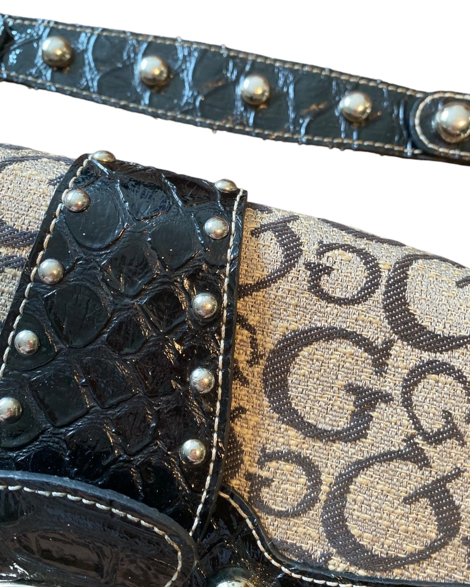Vintage Guess Bag Beige Monogram - Y2K Classic Elegance | Lyons Way