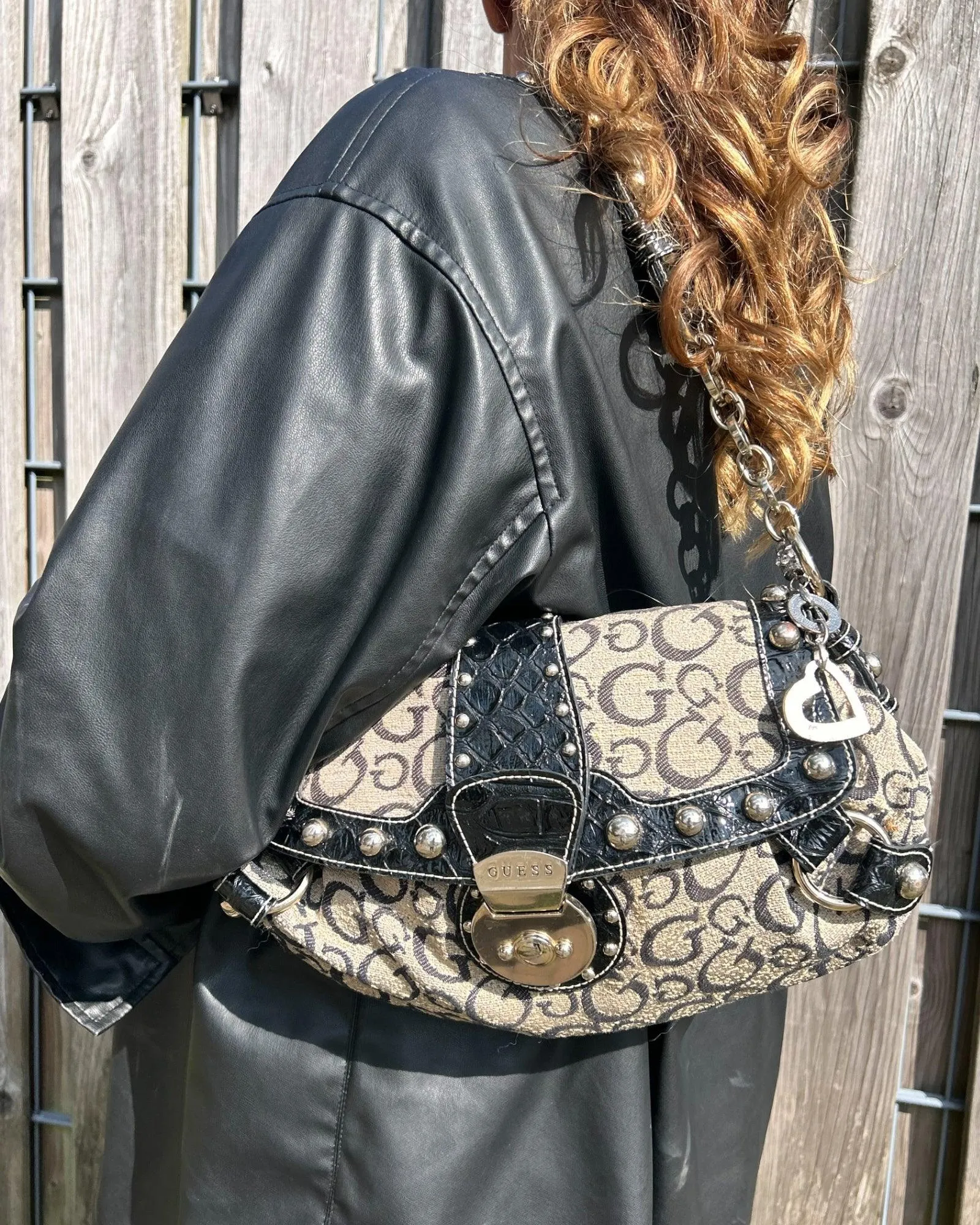 Vintage Guess Bag Beige Monogram - Y2K Classic Elegance | Lyons Way
